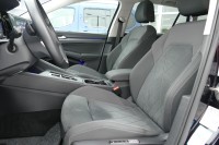 VW Golf VIII Variant Style