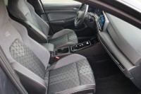 VW Golf Variant 2.0 TDI R-Line