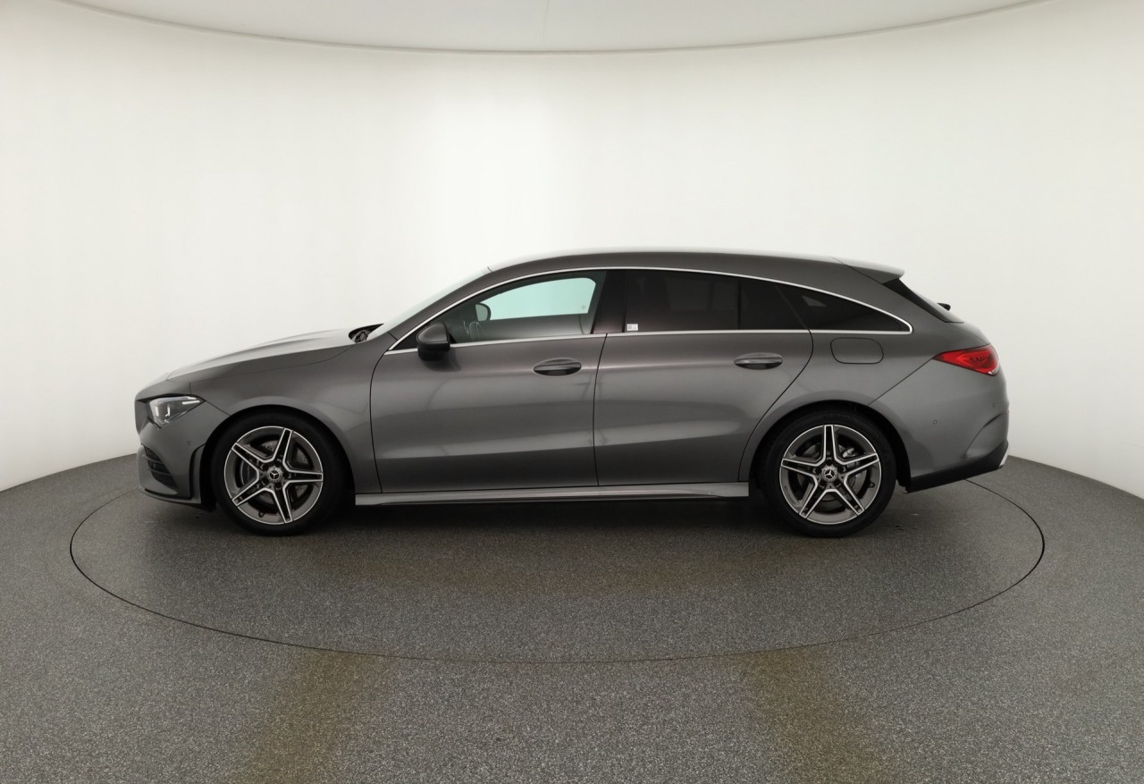 Mercedes-Benz CLA 220 Shooting Brake AMG Line