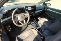 VW Golf VIII Variant 1.5 eTSI R-Line DSG