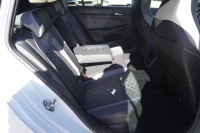 VW Golf VIII Variant eTSI DSG R-Line