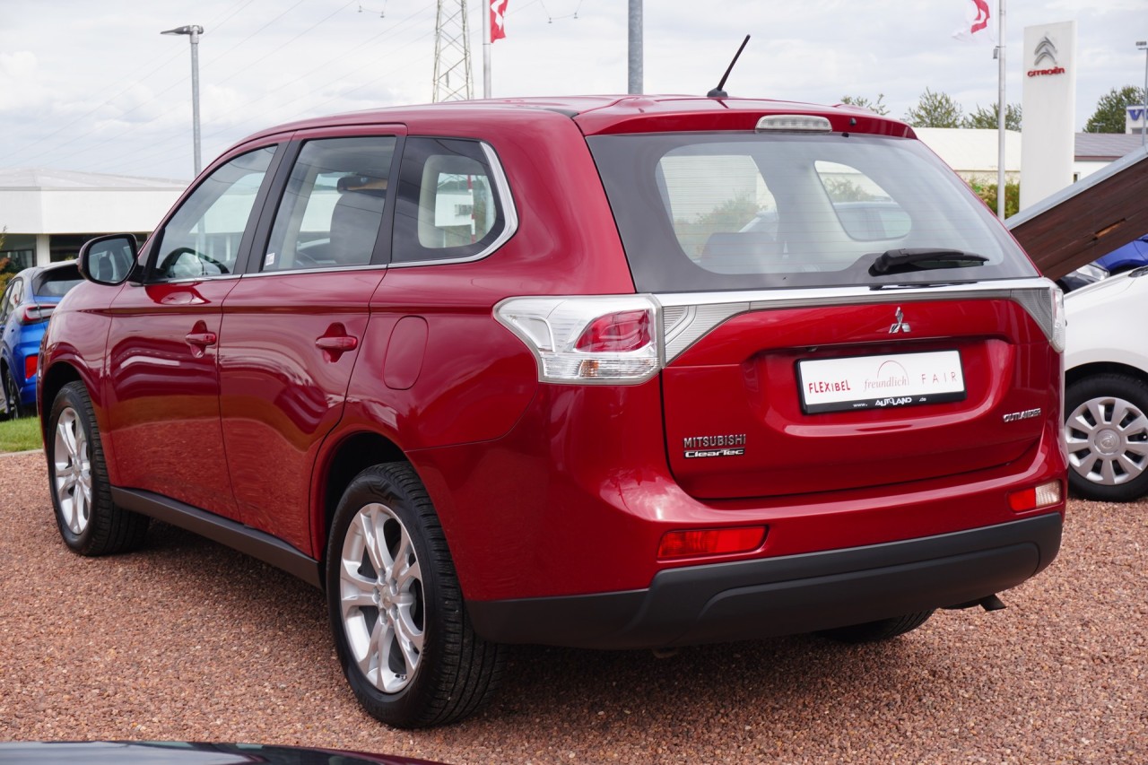 Mitsubishi Outlander 2.0 2WD