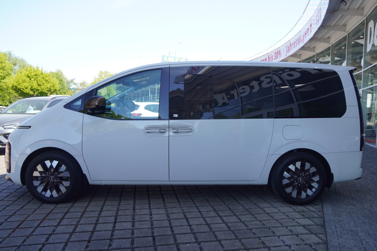Hyundai Staria 2.2 T-GDI Signature