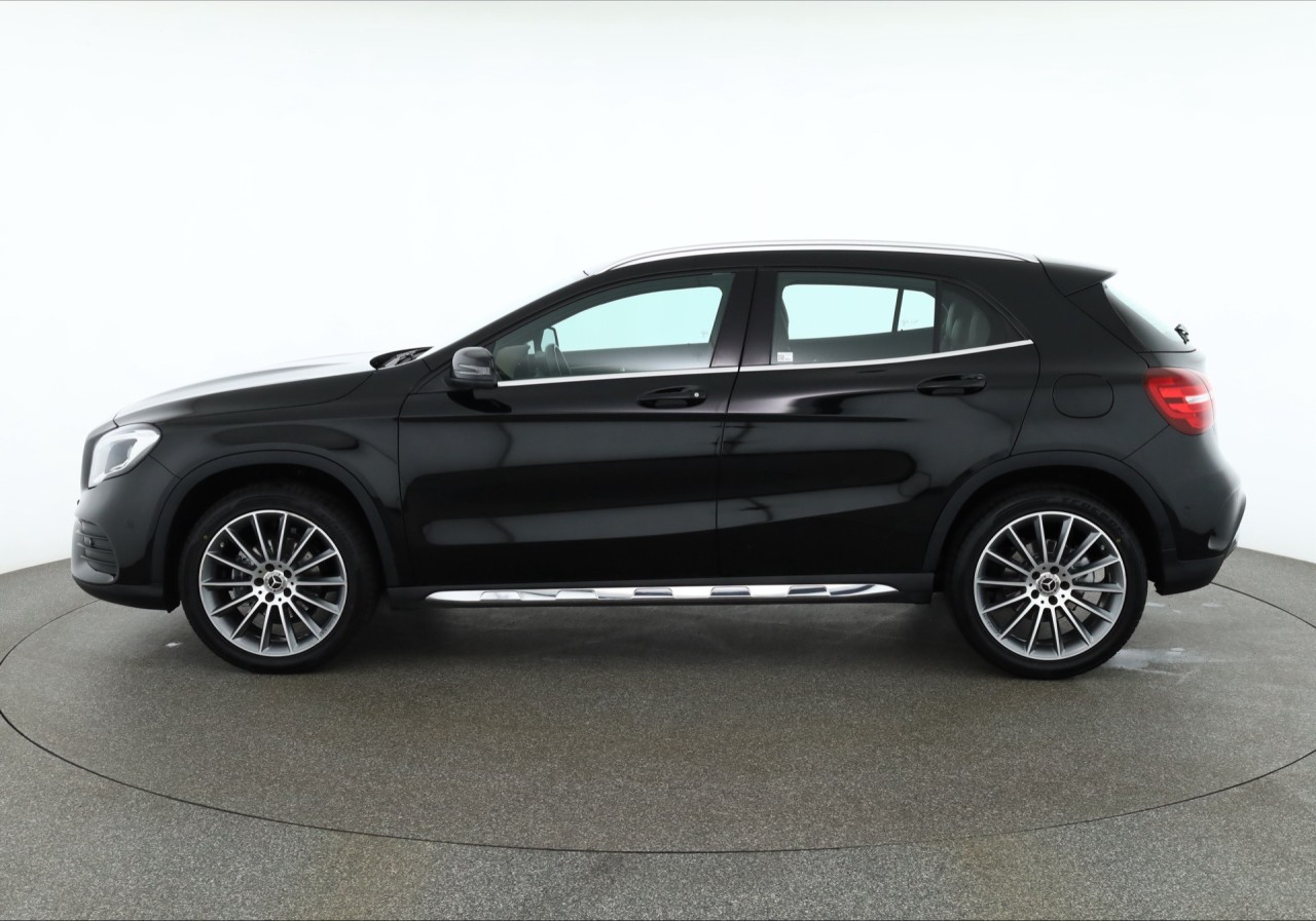 Mercedes-Benz GLA 180 AMG Line Aut.