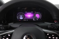VW Golf VIII 1.5 TSI R-Line