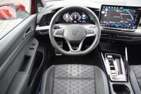 VW Golf VIII Variant 1.5 eTSI DSG R-Line