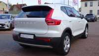 Volvo XC 40 T2 2WD Momentum Pro