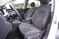 VW Golf VIII 1.4 eTSI DSG