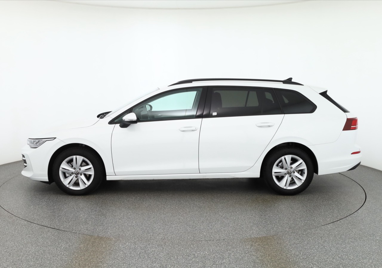 VW Golf VIII Variant 1.5 TSI Life