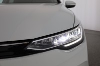 VW Golf VIII Variant 1.5 eTSI DSG