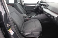 VW Golf VIII Variant 1.0 eTSI DSG