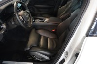 Volvo V60 Kombi 2.0 M-Hybrid Plus Dark