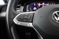 VW Passat Variant GTE