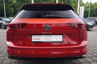 VW Golf VIII Variant 1.5 eTSI DSG R-Line
