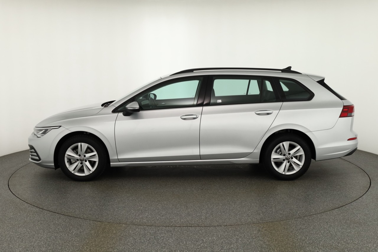 VW Golf VIII Variant 1.0 TSI Life